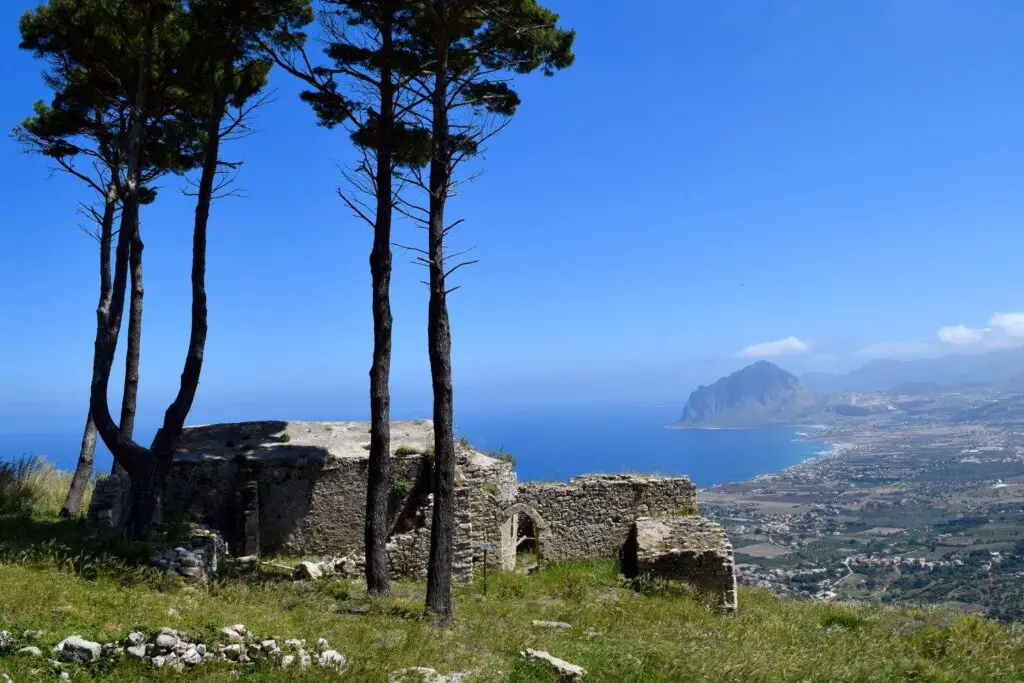 erice hike near trapani sicilia italy aplins in the alps