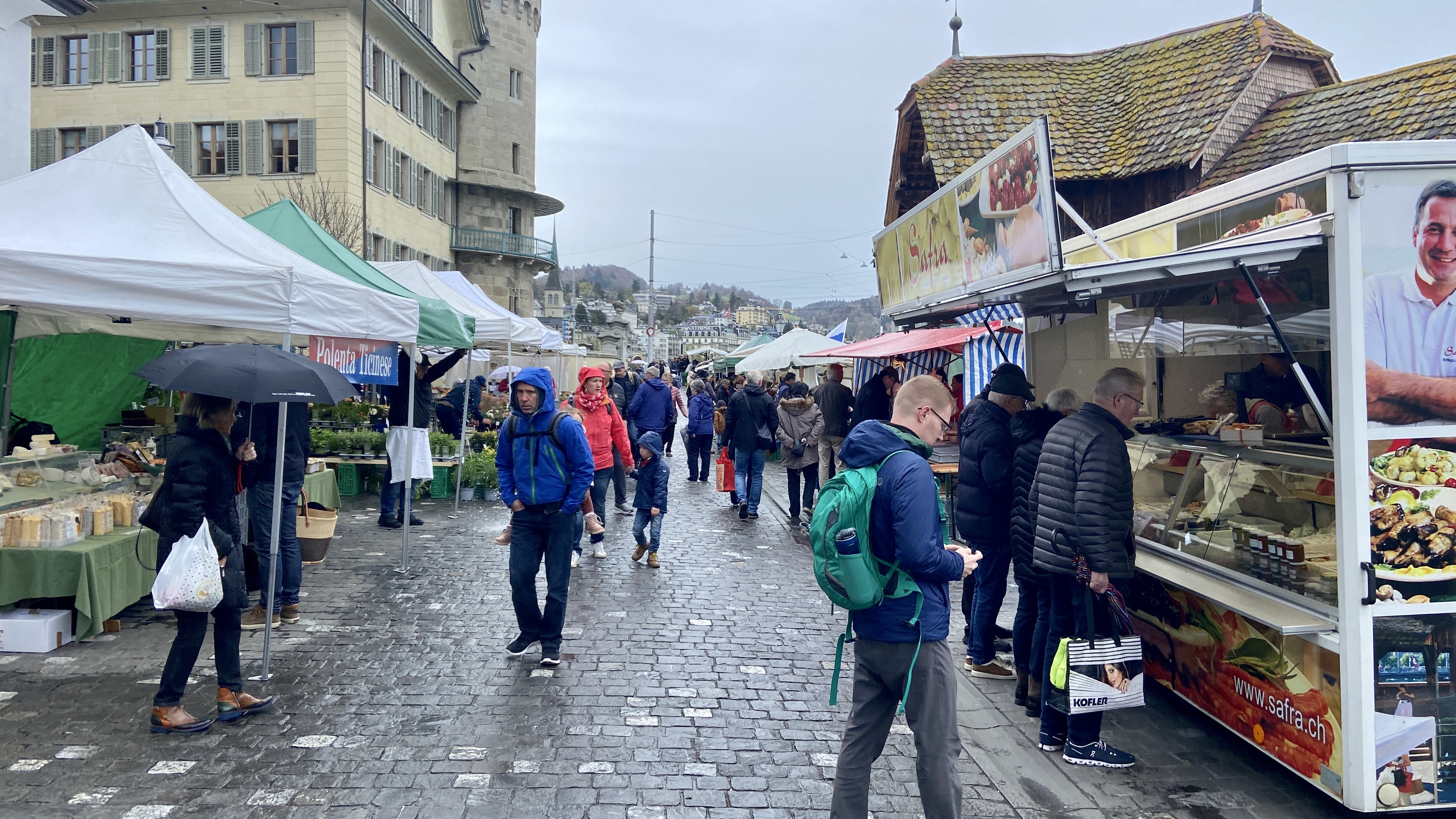 wohenmarkt weekly market lucerne switzerland