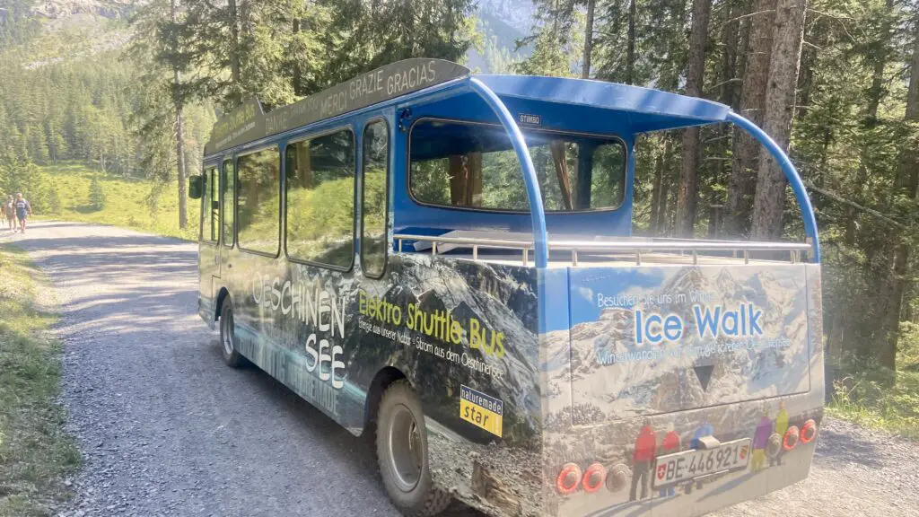 Oeschinensee electric shuttle etaxi at lake oeschinen