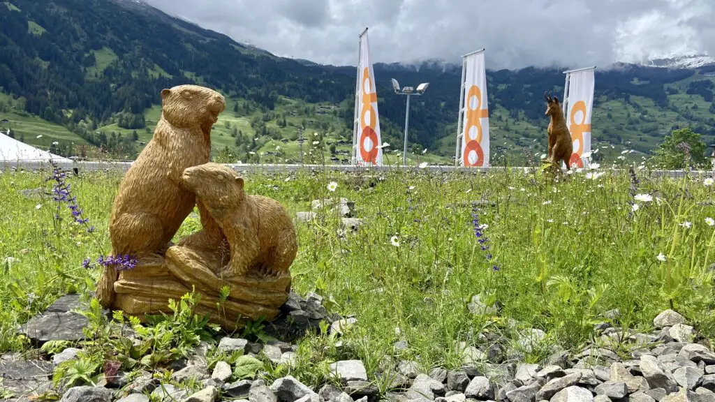 statues with view of grindelwald eiger and mannlichen