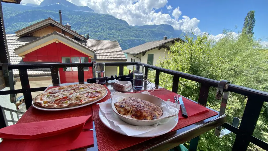 dining outside at Binos pizzeria brienz switzerland