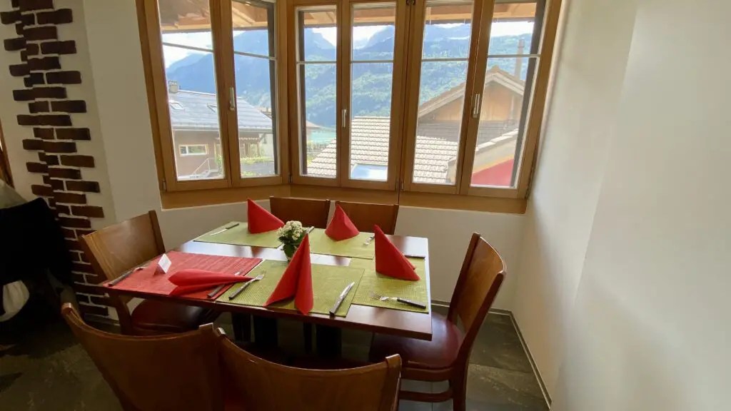 inside of Binos pizzeria brienz switzerland