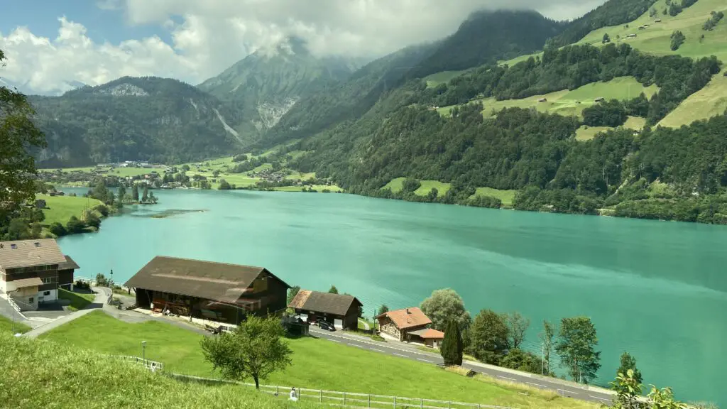 lake lungern switzerland