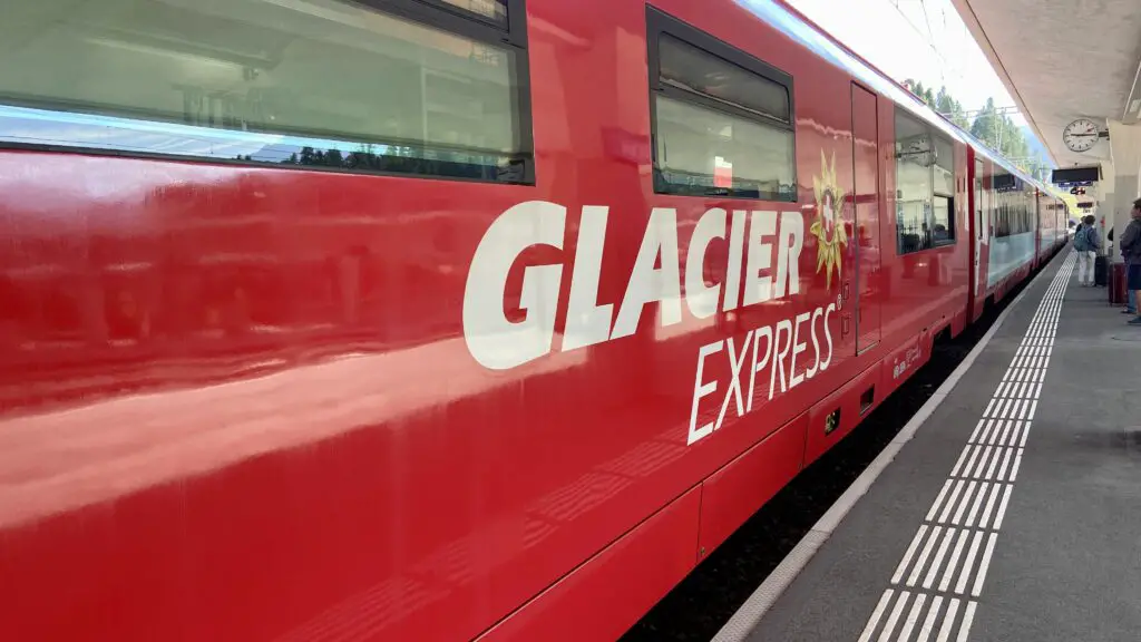 glacier express train swiss scenic train