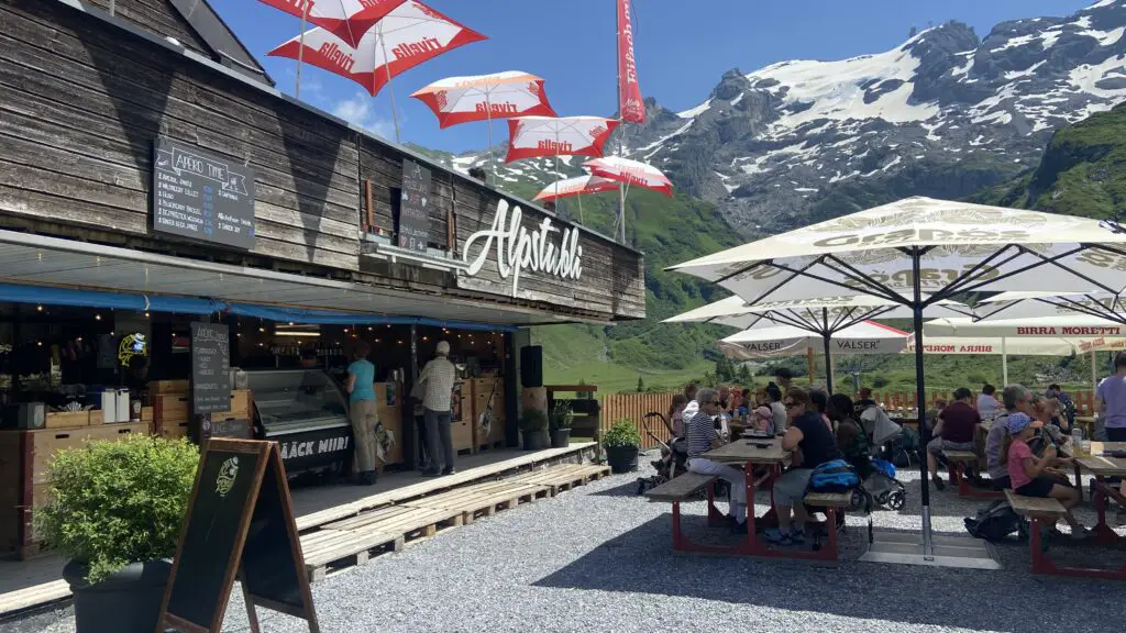 bar and terrace at restaurant alpstubli trubsee