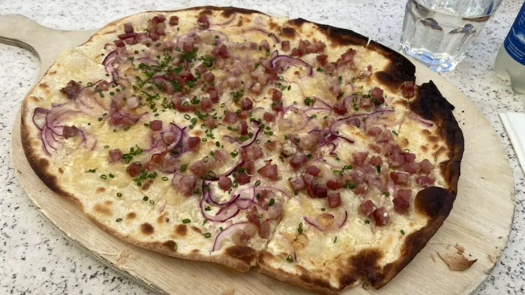 flammkucken at restaurant alpstubli trubsee