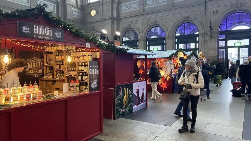 zurich hauptbahnhof christmas market zurich train station
