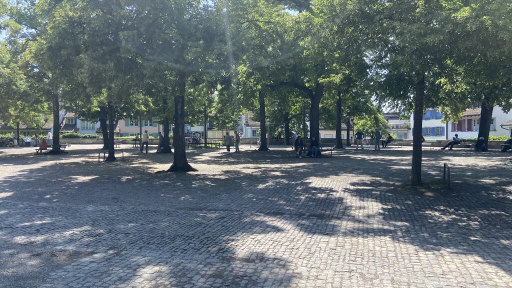 zurich lindenhof park