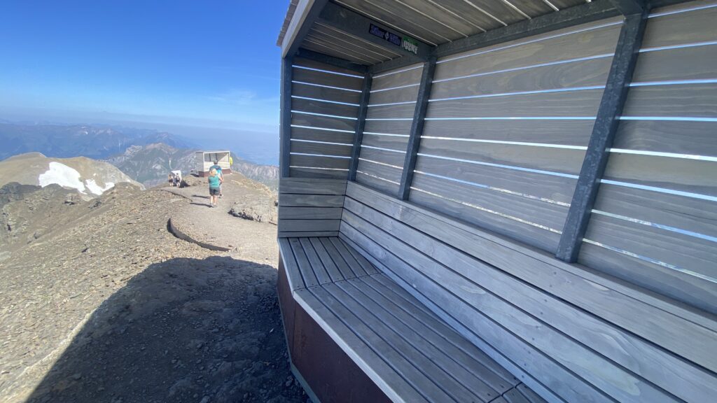 view benches at the schilthorn switzerland