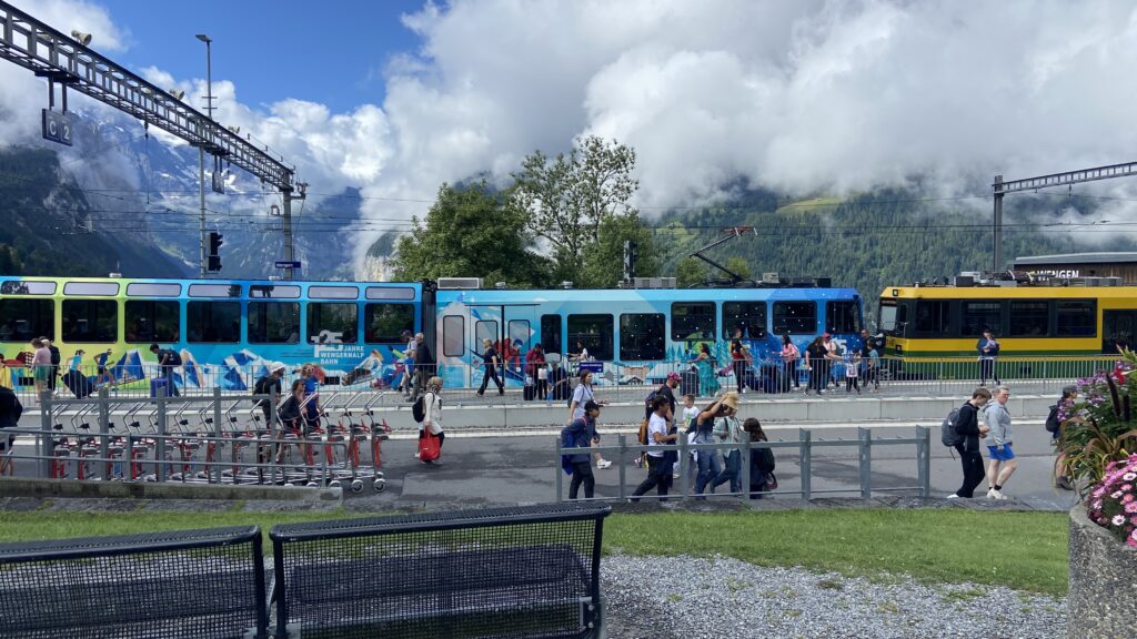 wengeralp train in wengen